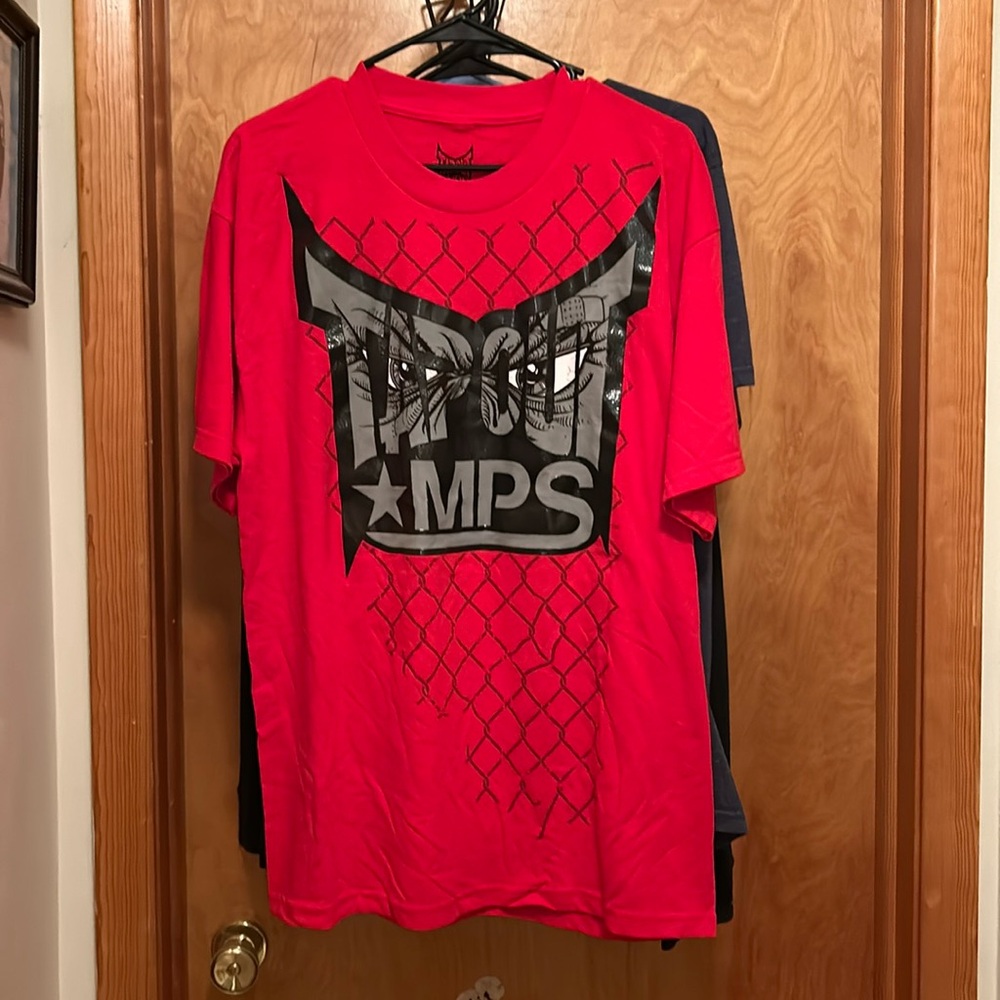 Tap out men’s large shirt